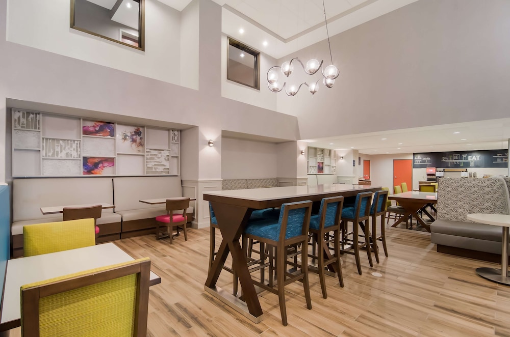 Hampton Inn Wilson Downtown - photo 42
