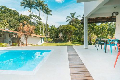 Serendipity praias cachoeiras piscinas naturais in Ilhabela, Brasil