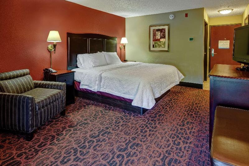 Hampton Inn Ashland - photo 31