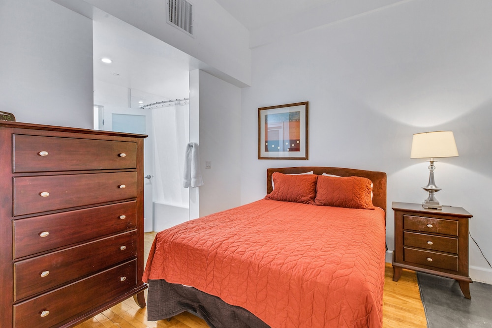 One Lux Stay HWH Downtown Los Angeles - photo 4