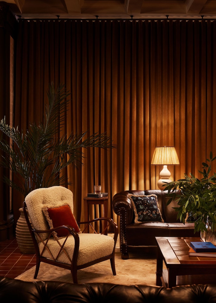 Pasadena Hotel & Pool - photo 8