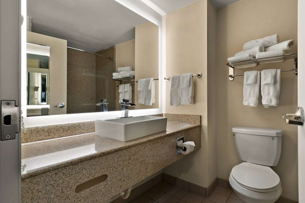 Ramada by Wyndham Harrisburg Hershey Area - photo 36