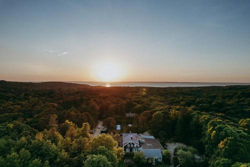 Lamberts Cove Inn - photo 108