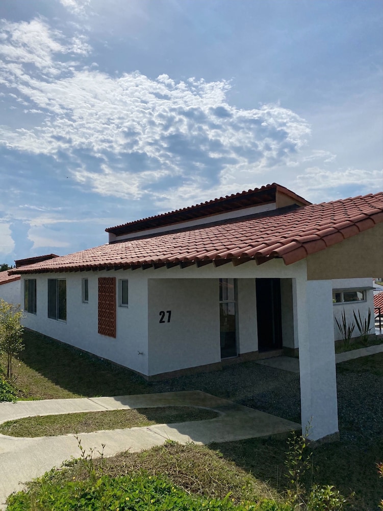 Tres Colinas Estancia 27 in Armenia, Colombia