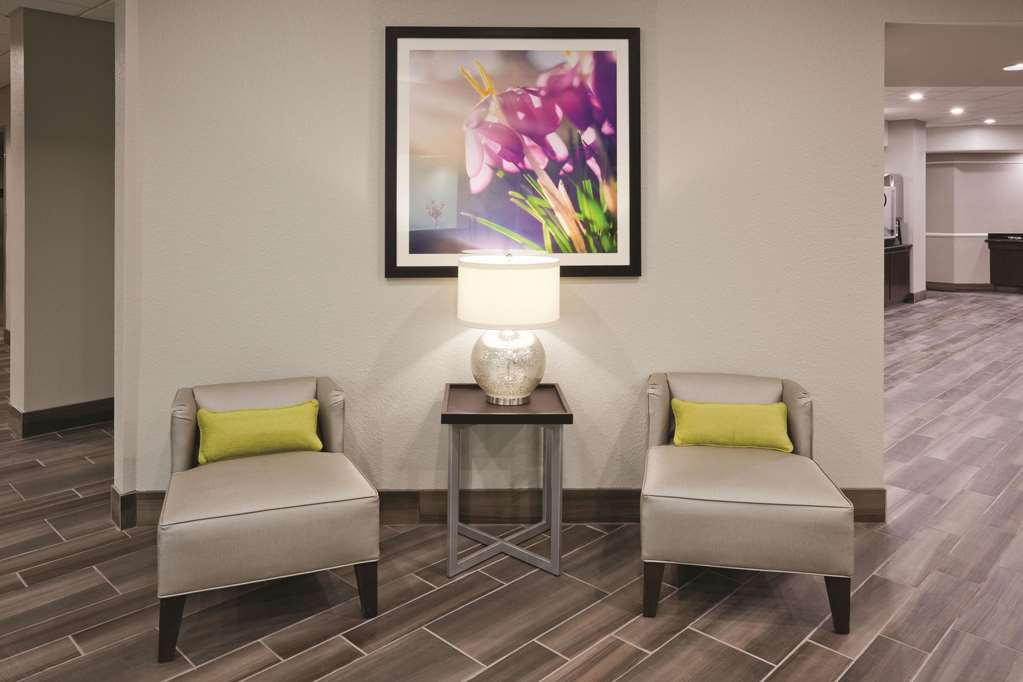 La Quinta Inn & Suites by Wyndham Minneapolis Bloomington W - photo 8