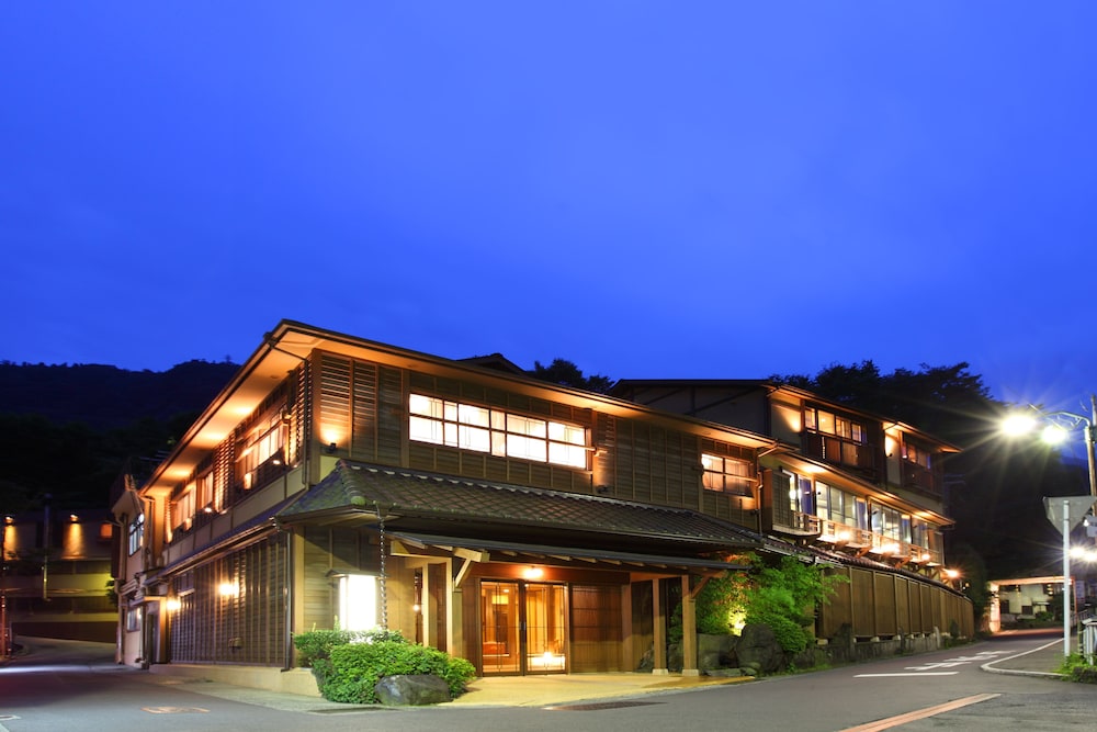 Yaeikan - carbon neutral hotel in Hakone