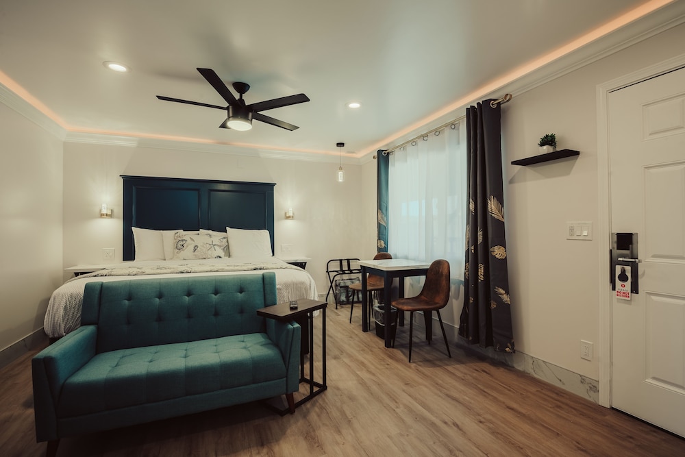 Blufftop Inn & Suites - photo 54