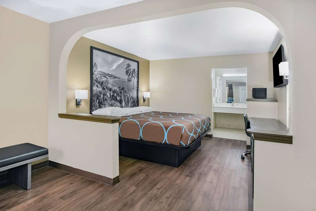 Super 8 By Wyndham Moss Point - photo 10