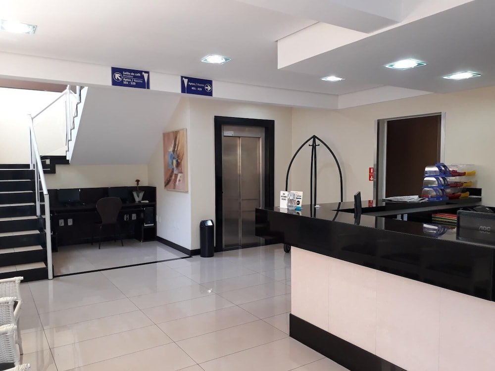 Cristal Palace Inn in Lins, Brasil