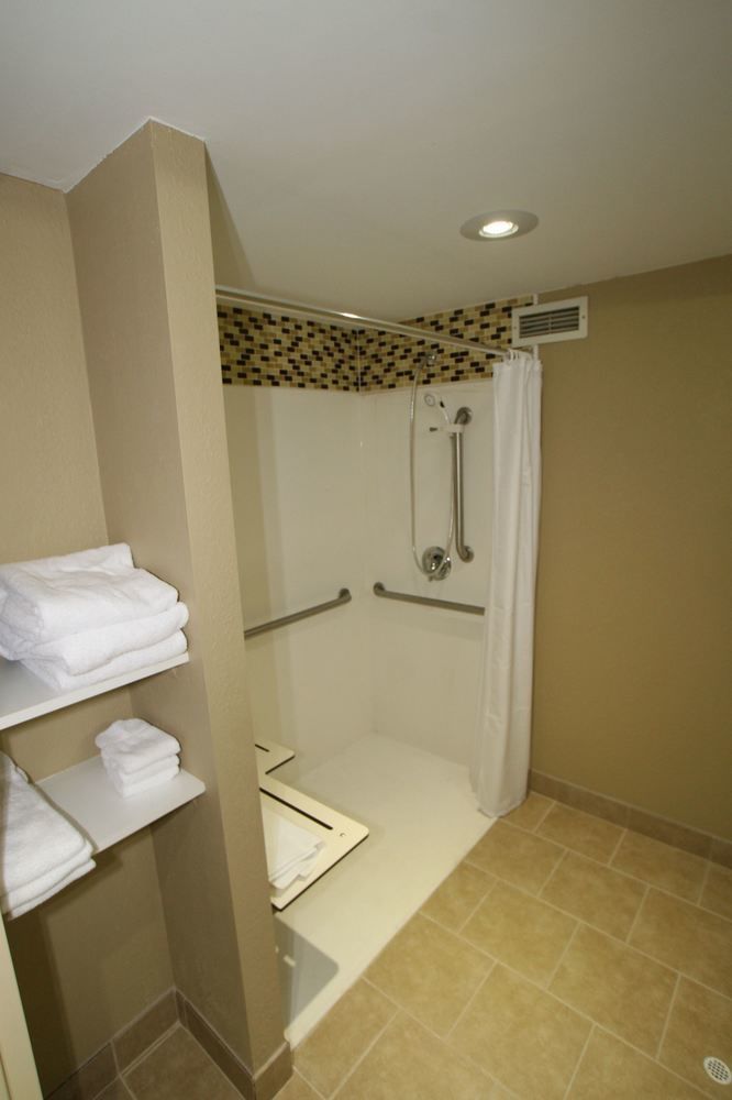 Liyo Inn Clinton - photo 23