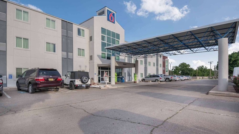 Motel 6 Roswell NM - photo 32