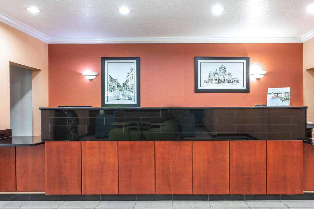 La Quinta Inn & Suites by Wyndham St. Augustine - photo 2