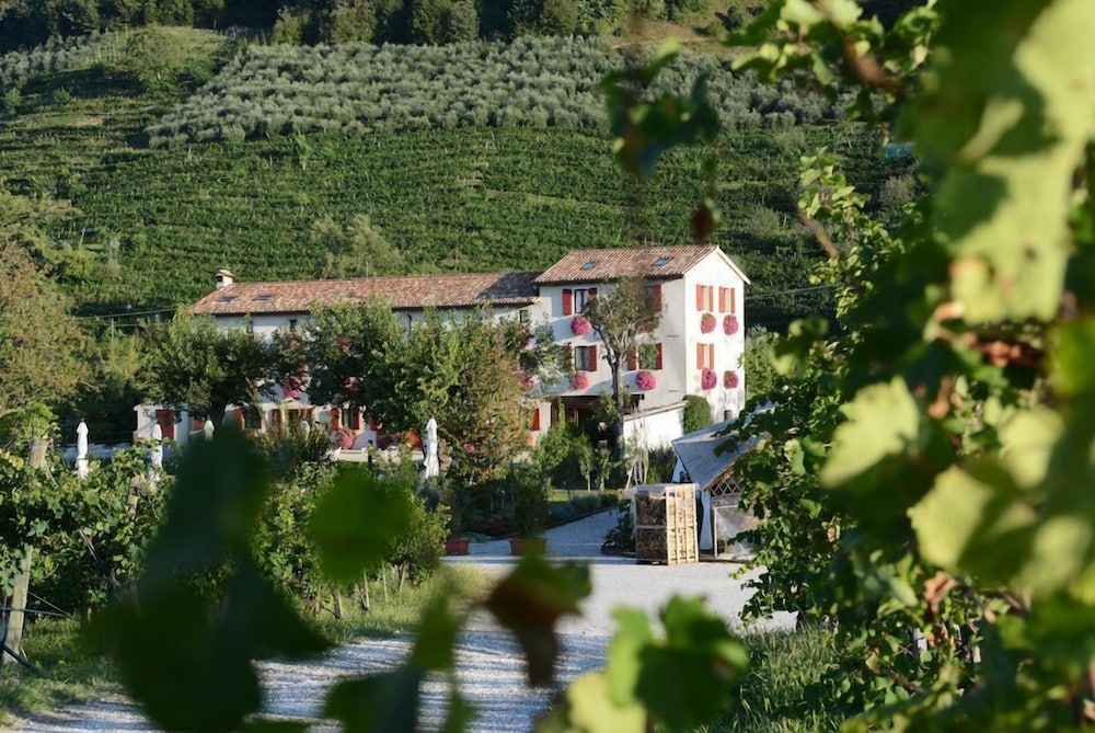 Relais Duca di Dolle — 4-Star Luxury Hotel in Cison Di Valmarino, Italy