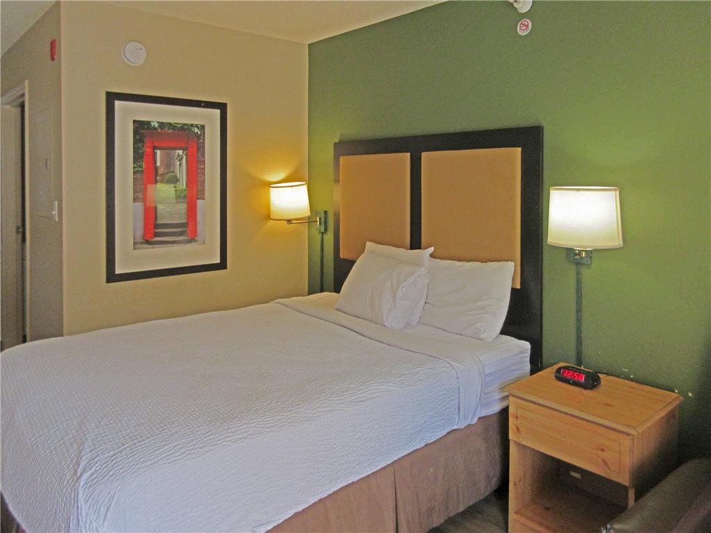 Suburban Studios Raleigh Crabtree Valley in Raleigh, United States