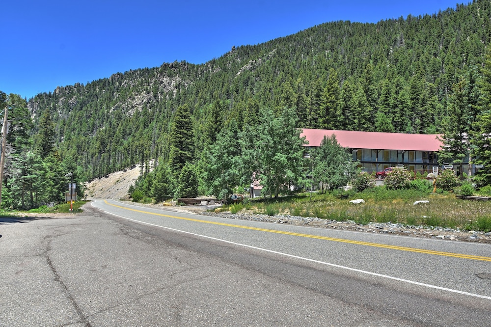 Cozy Streamside Studio 2 Mi to Taos Ski Resort - photo 16