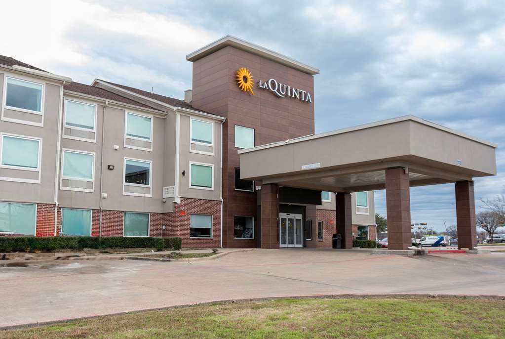 La Quinta Inn & Suites by Wyndham Dallas Mesquite - photo 3