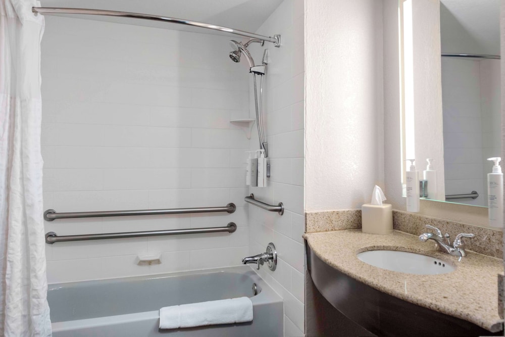 Hilton Garden Inn Sarasota Bradenton Airport - photo 10