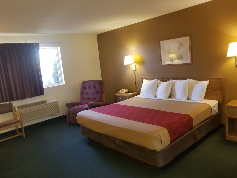 AmeriVu Inn and Suites Stanley - photo 4