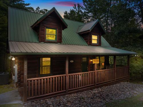 Elegant & Cozy Cabin Near Pigeon Forge — 4-Star Luxury Hotel in Sevierville, United States