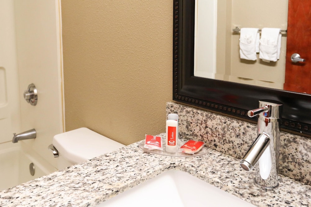 Greenville Pelham Inn by IHG - photo 44