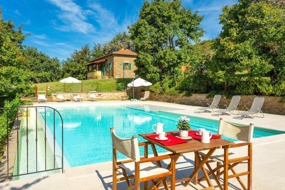 Villa Casale Federica Large Private Pool Wifi 3098 — 4-Star Luxury Hotel in Arezzo, Italy