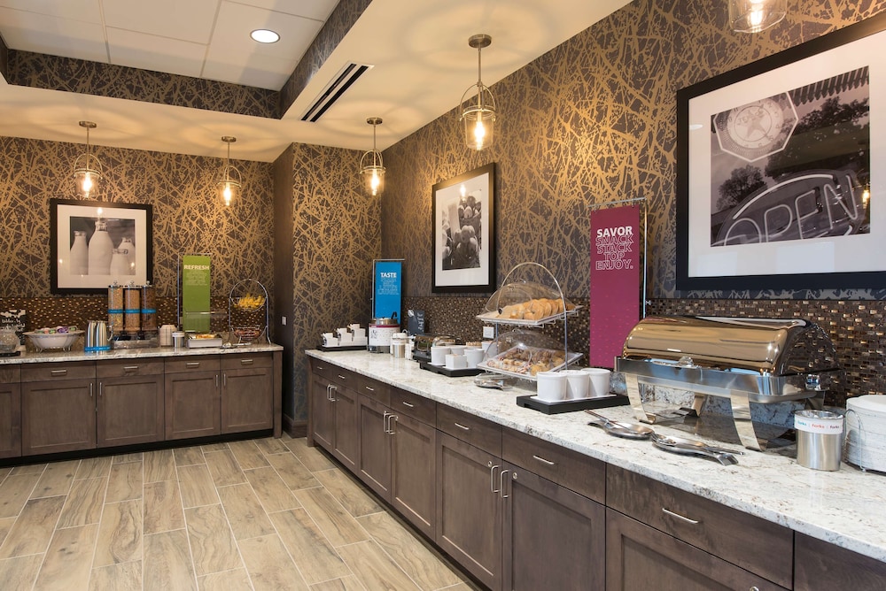 Hampton Inn & Suites Grand Rapids Downtown - photo 57