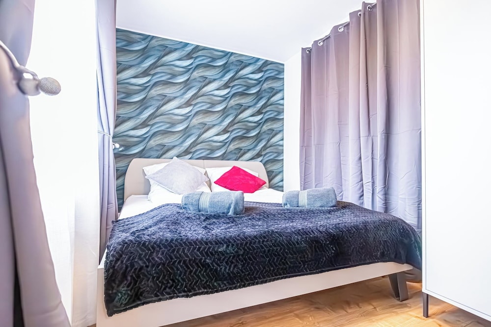 Charming 1BR and 1LR Apt Modern Design Donaustadt — 4-Star Luxury Hotel in Vienna, Austria