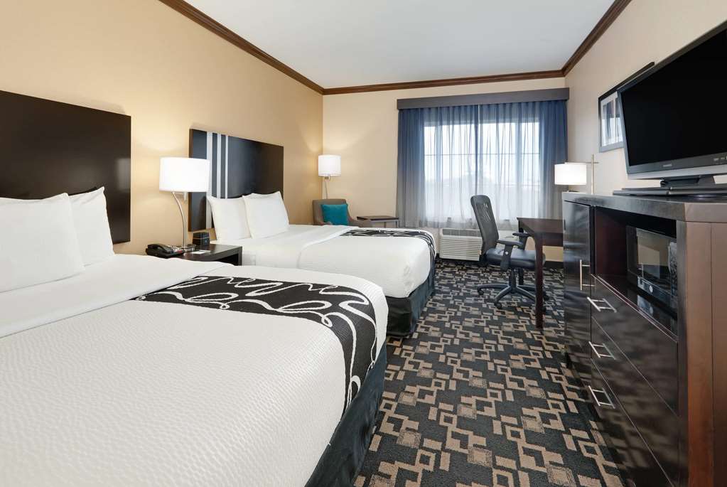 La Quinta Inn & Suites by Wyndham Big Spring - photo 10