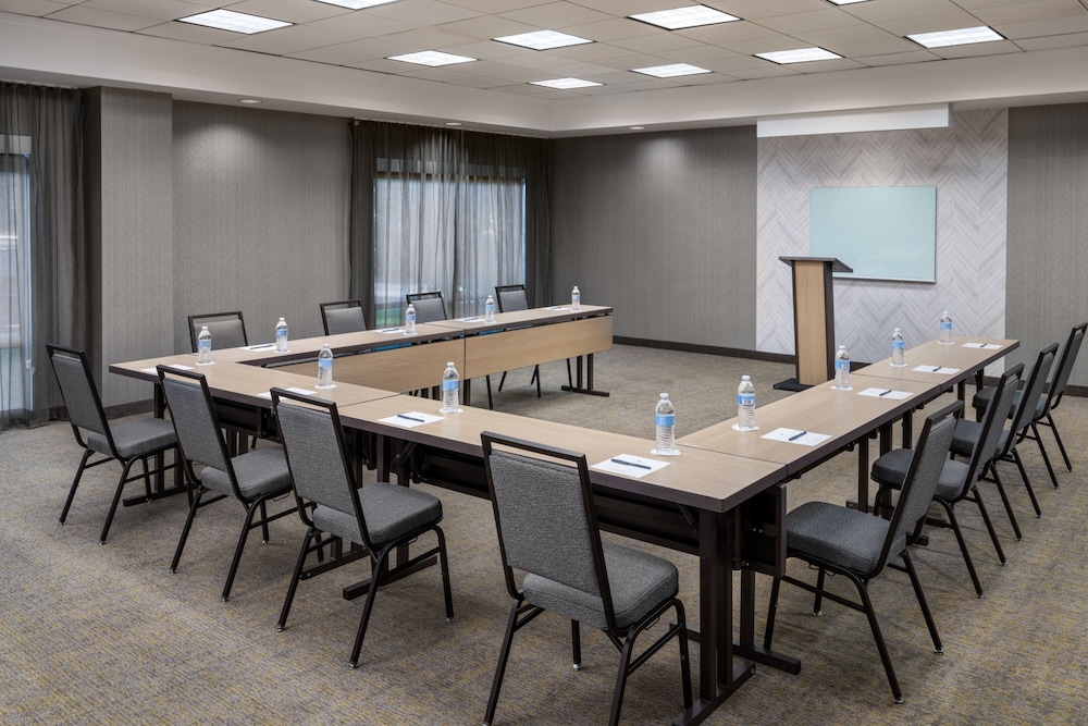 SpringHill Suites by Marriott Newark Liberty International - photo 34