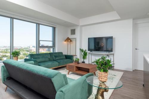 Central Penthouse City Skyline Views Gym sleep 8 — 4-Star Luxury Hotel in Cambridge, United States