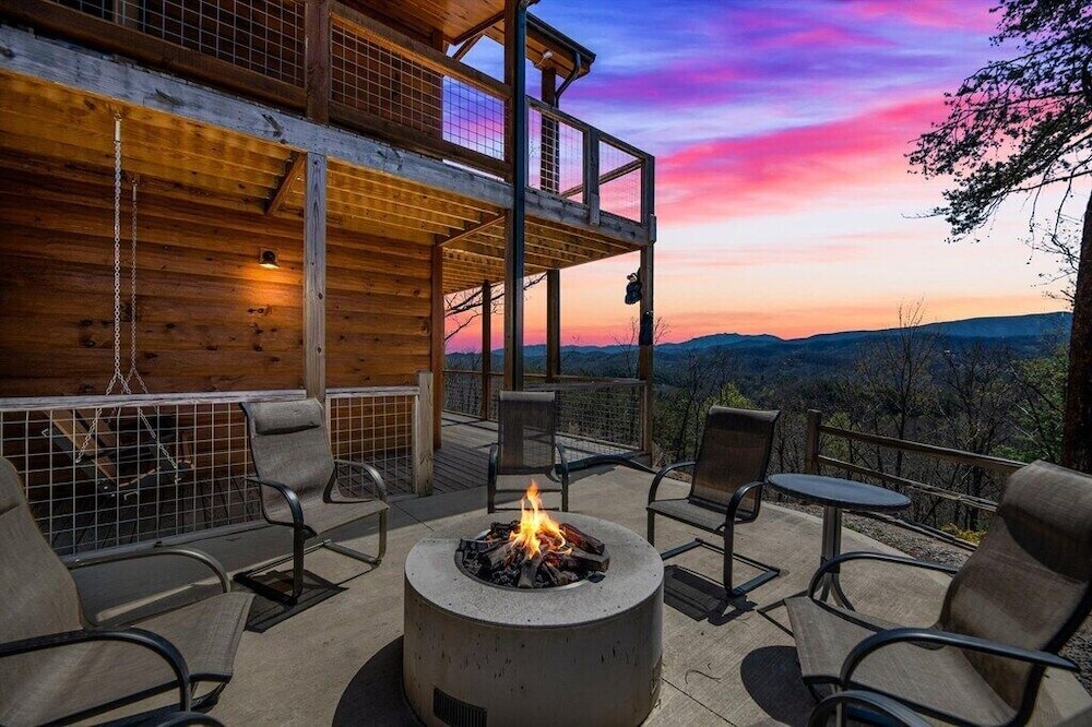 Barefoot Landing in Sevierville, United States