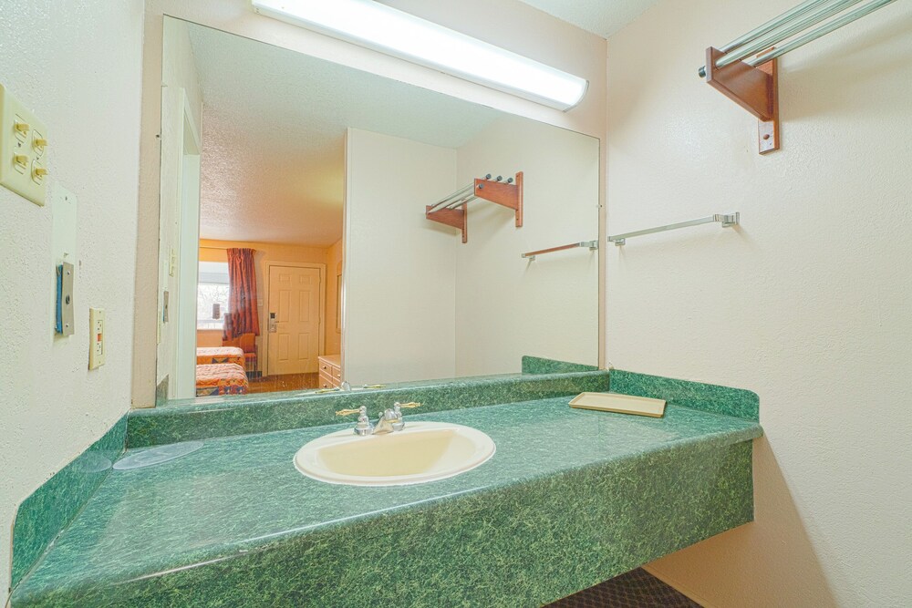 Regency Inn Three Rivers I 37 - photo 25