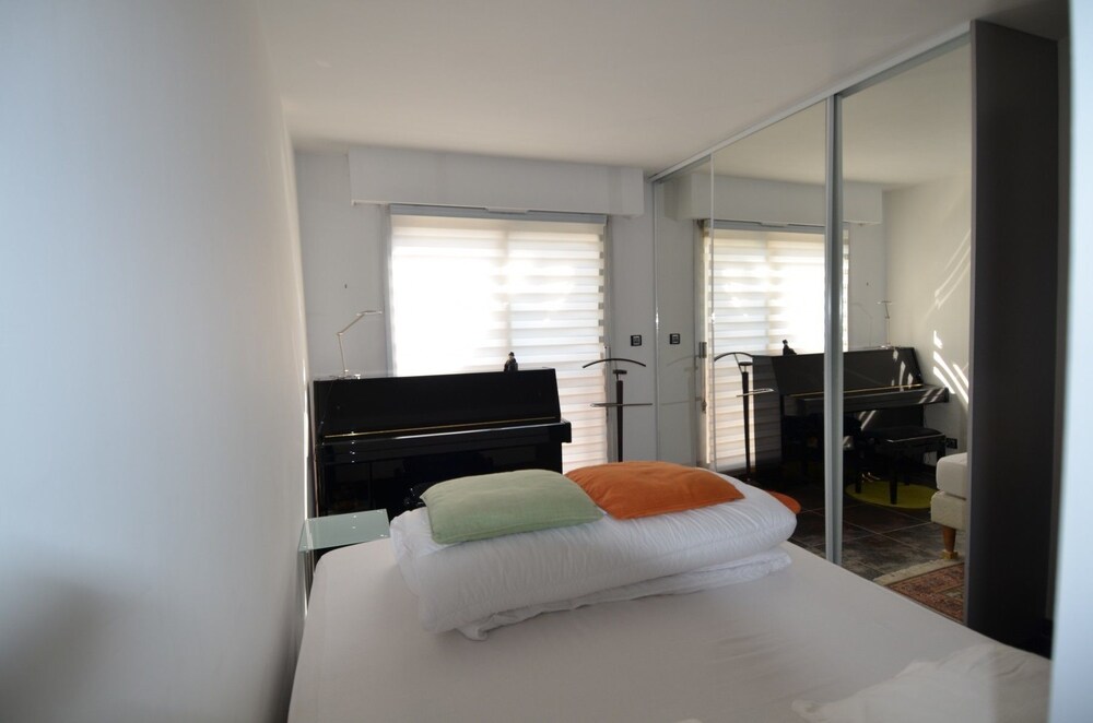 MyNice Rouge Indien — hotel in Roquebilliere