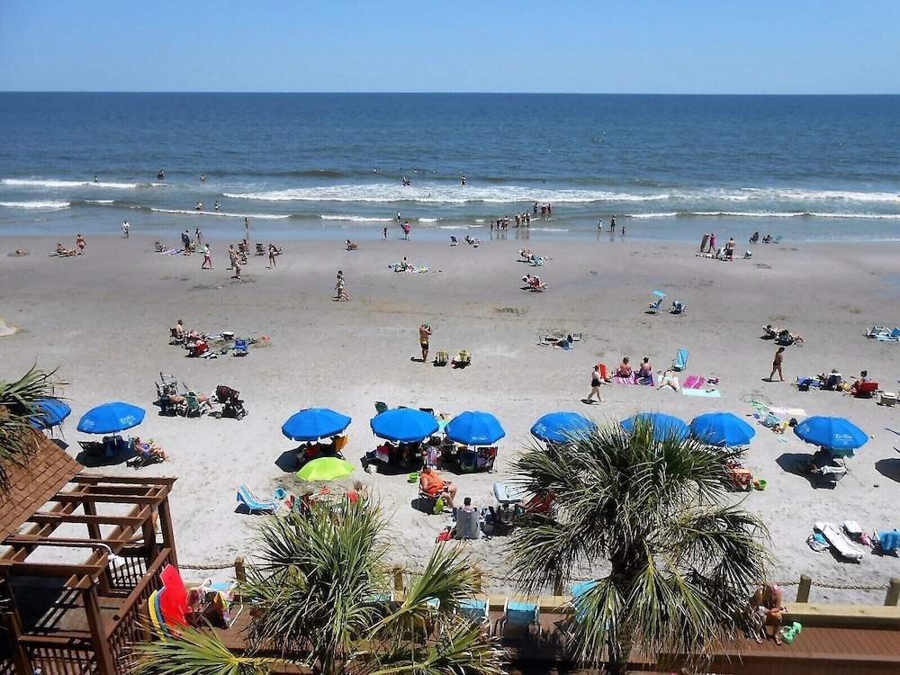 0309 Waters Edge Resort 1 Bedroom Condo by RedAwning in Murrells Inlet, United States