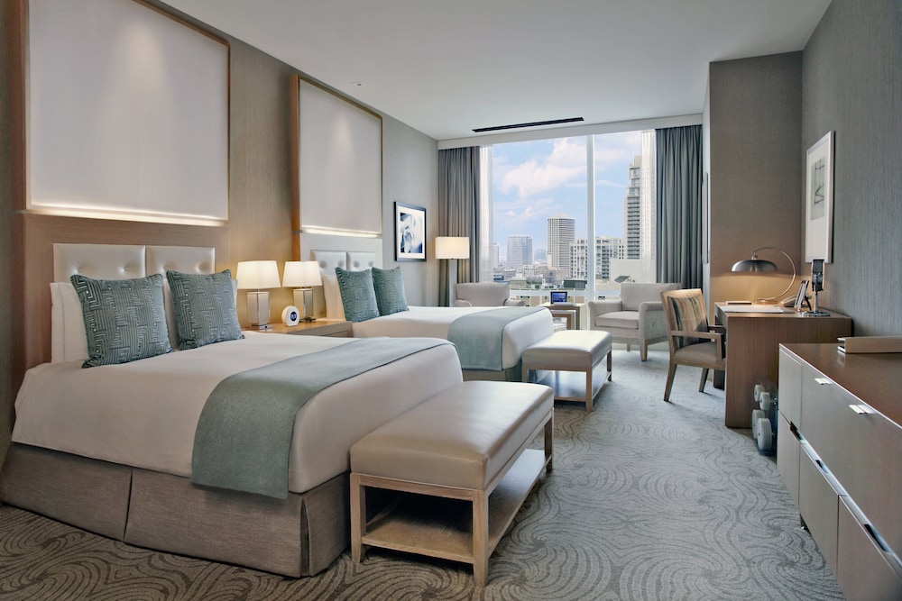Trump International Hotel & Tower Chicago - photo 10