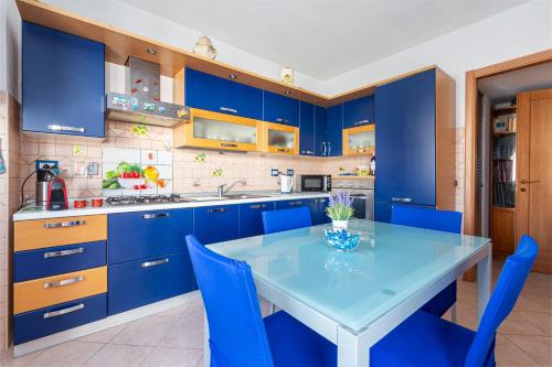 Cama Soul Apartment free covered parking on the property — 4-Star Luxury Hotel in Lido Di Ostia, Italy