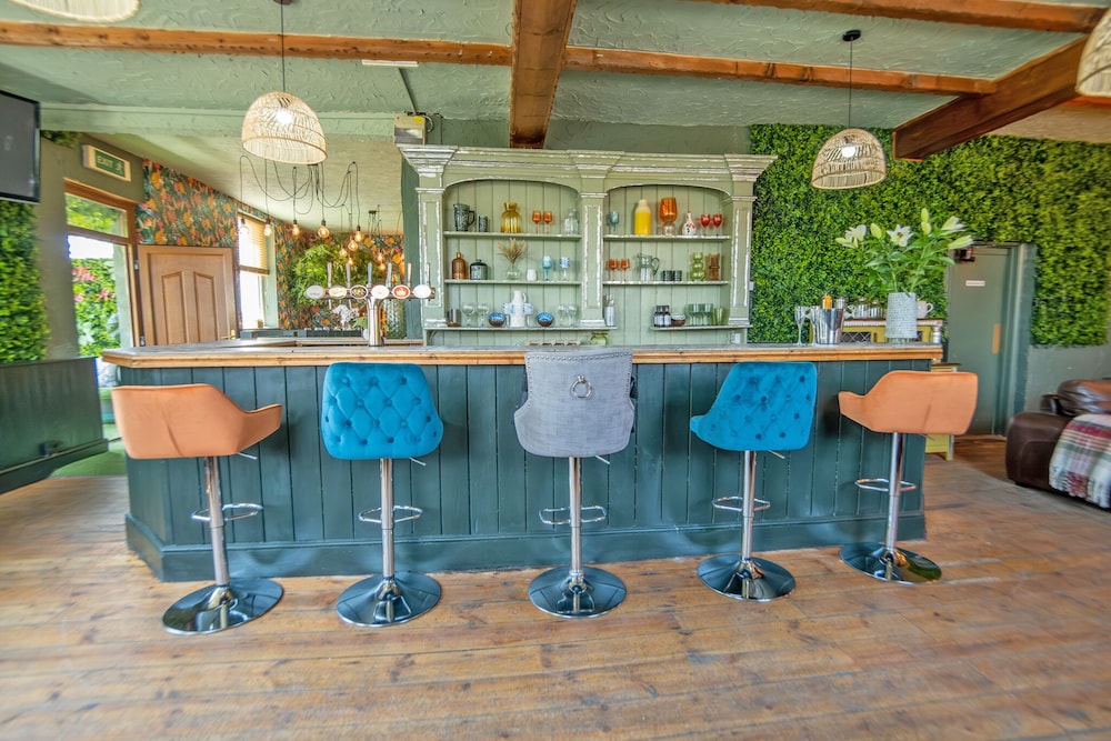 Waterfall Country Escape — hotel in Neath