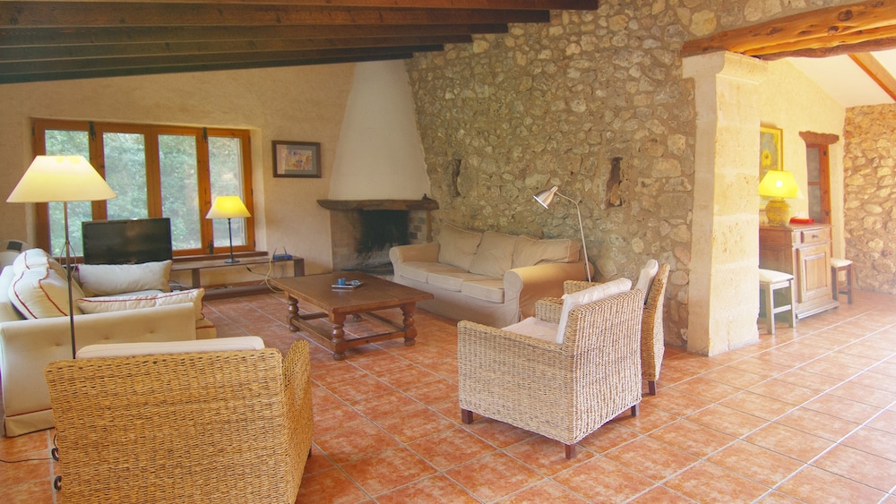 ES Sestadors — 4-Star Luxury Hotel in Buger, Spain