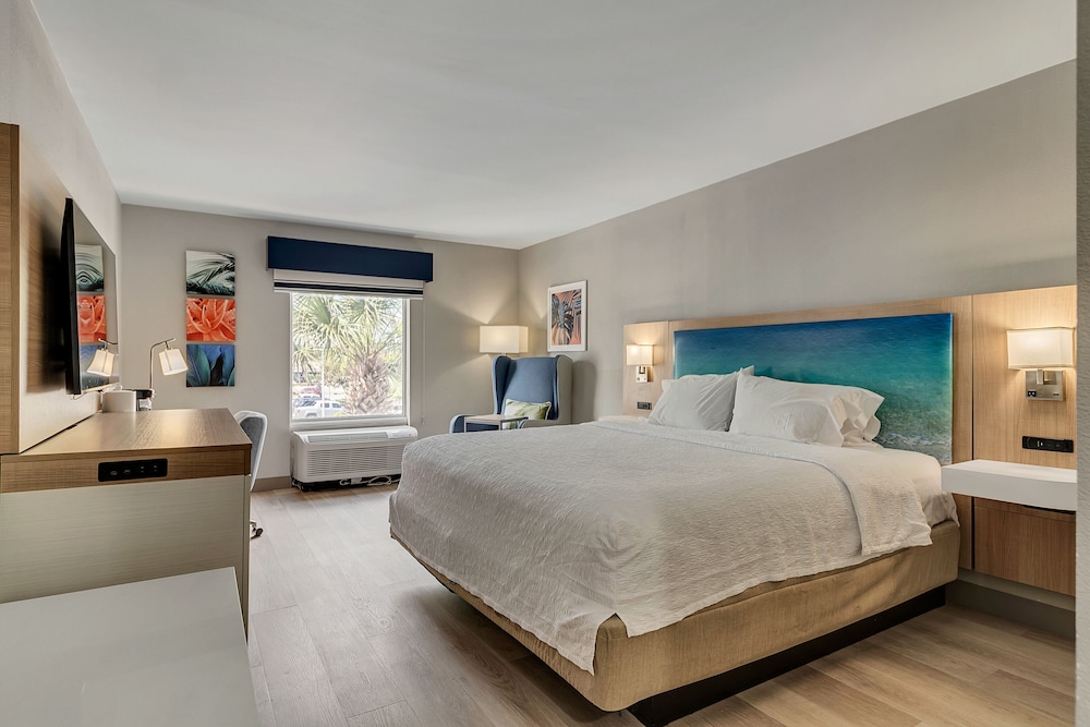 Holiday Inn Express and Suites Destin Miramar Beach by IHG - photo 16
