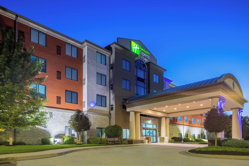 Holiday Inn Express and Suites Kansas City Airport by IHG - photo 65