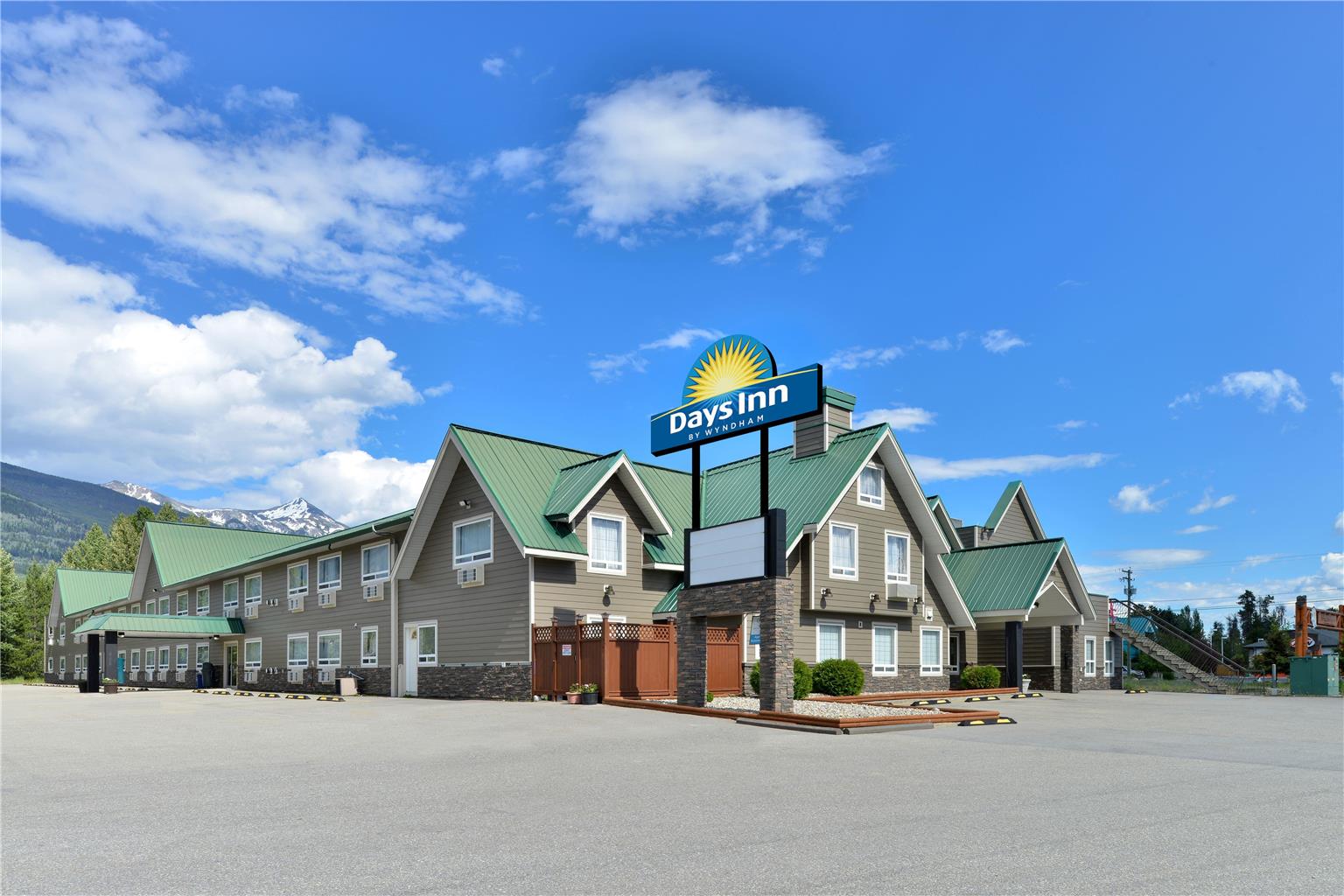 Days Inn by Wyndham Valemount in Prince George, Canada