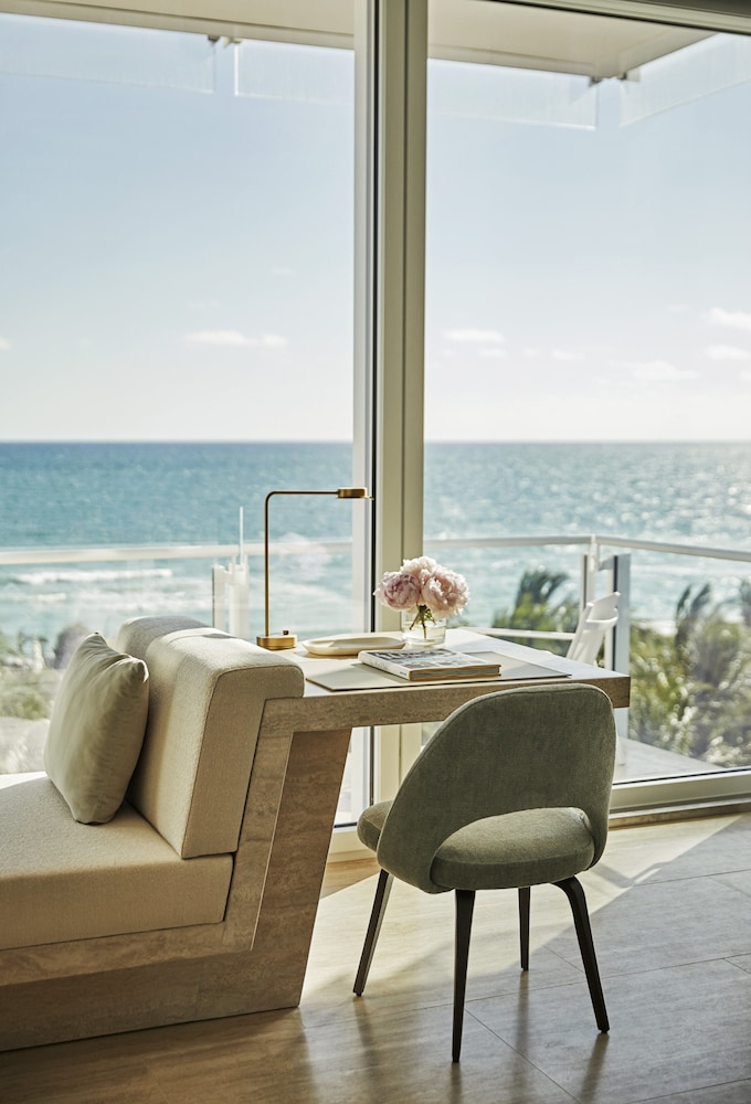 Four Seasons Hotel at The Surf Club - photo 43