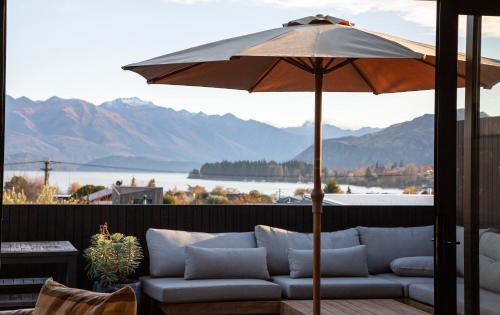 Great Lake View Very Central Modern Wanaka House 3 En suites — 4-Star Luxury Hotel in Wanaka, New Zealand