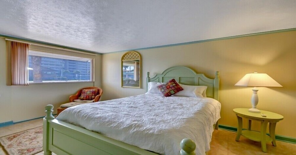 The Surf Beach Motel - photo 7