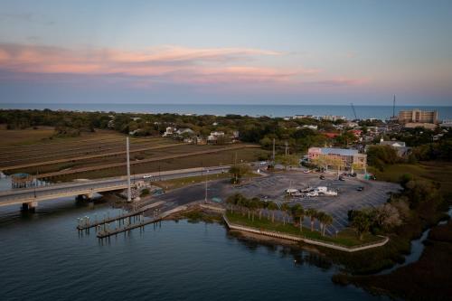 Hotel Folly with Marsh and Sunset Views - photo 16