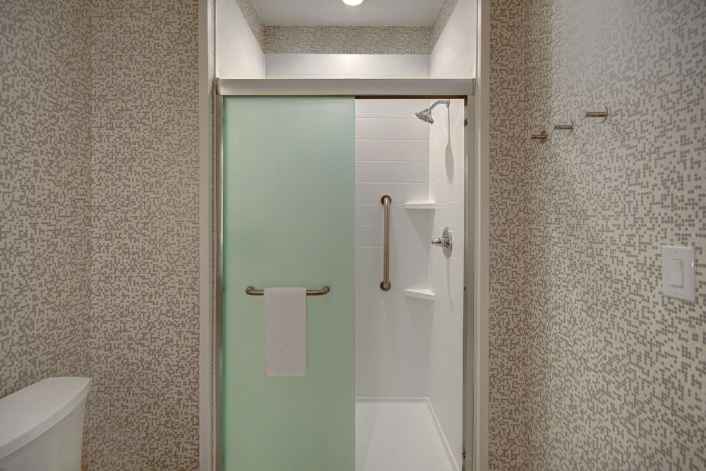 Home2 Suites by Hilton Burleson - photo 25