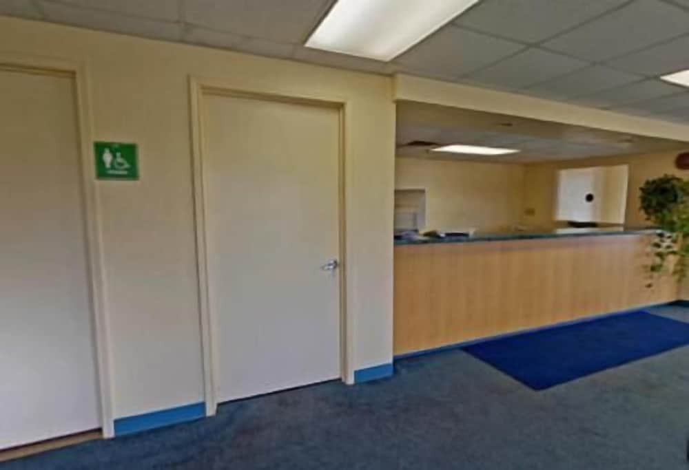 Americas Inn - photo 4