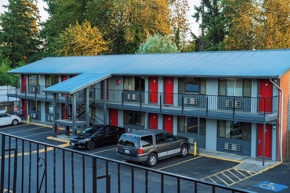 Rama Inn Motel and RV Park - photo 31