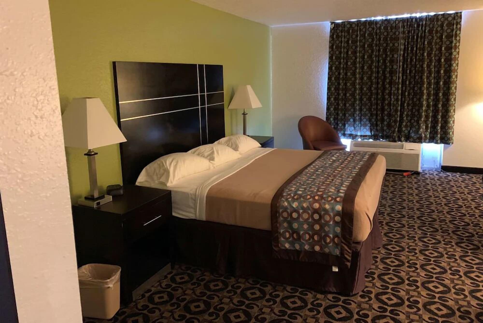 Kings Inn Torrington - photo 2