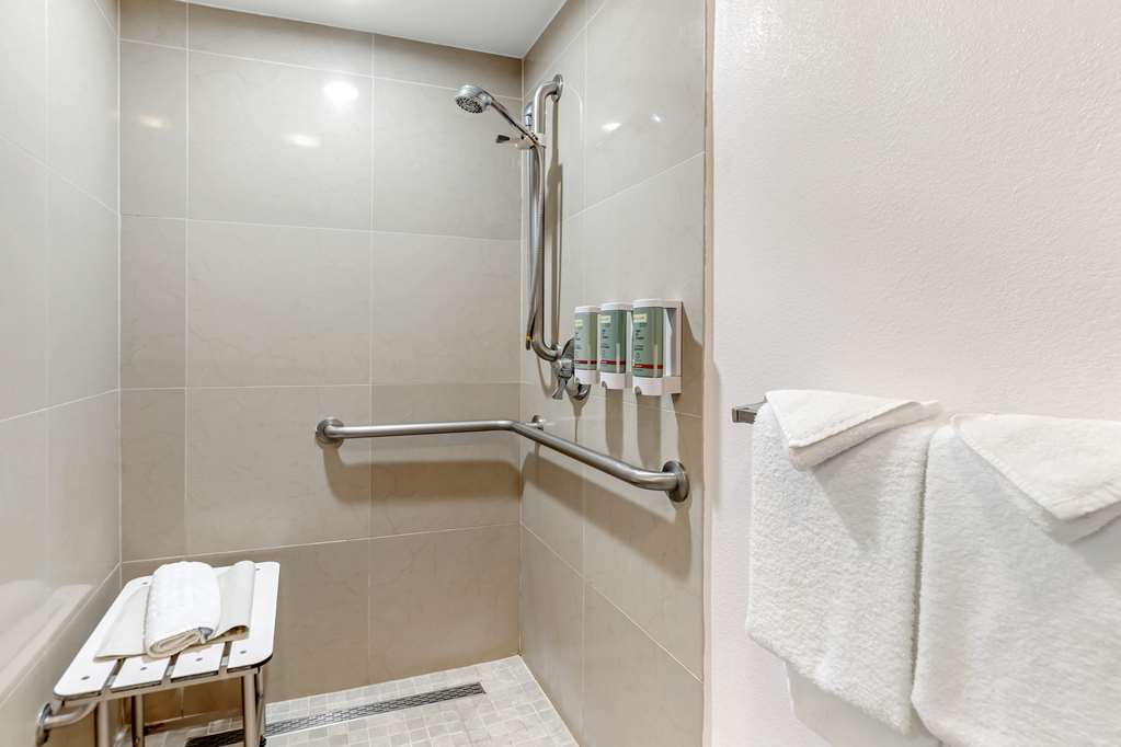 Best Western Salinas Monterey Hotel - photo 33